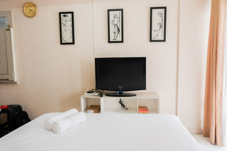 Simply Studio Room Tamansari Skylounge Apartment