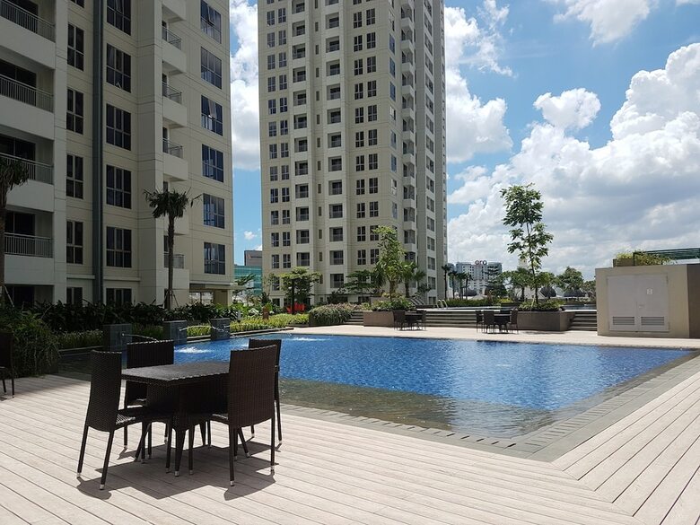 1br Midtown Signature Apartment With Sofa Bed