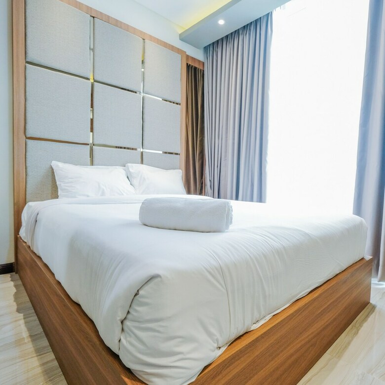 Strategic Location 2br Gallery West Apartment