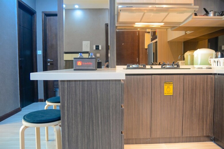 Modern And Comfortable 2br Gallery West Apartment