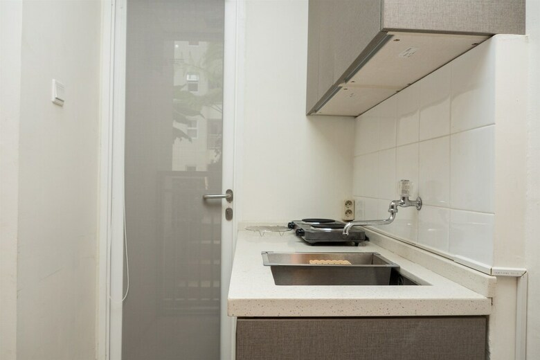 Stylish 2br Apartment At Parahyangan Residence