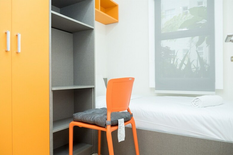 Stylish 2br Apartment At Parahyangan Residence