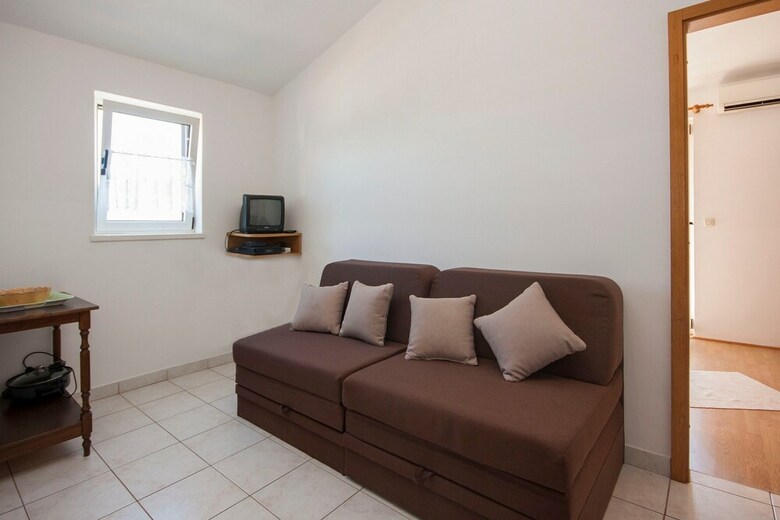 Apartments Maretic
