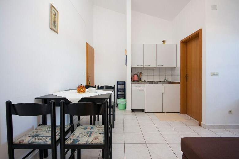 Apartments Maretic