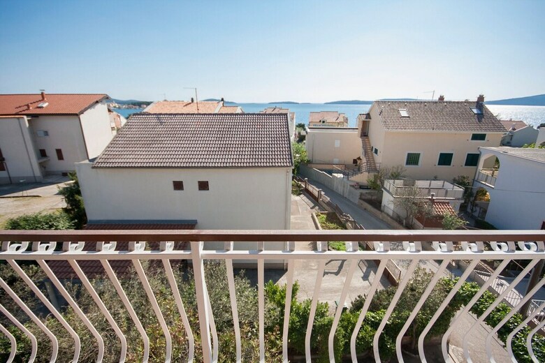 Apartments Maretic