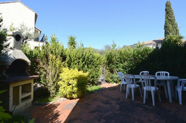 Casas Les Oliveres