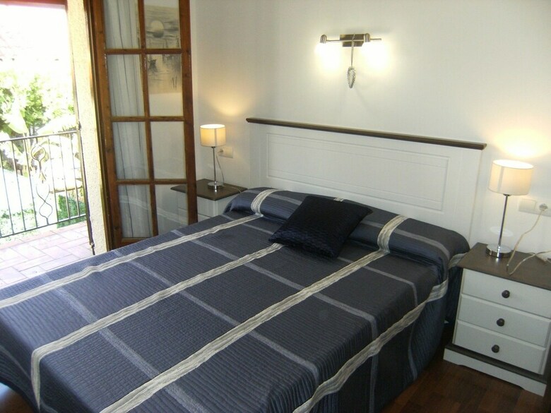Casas Les Oliveres