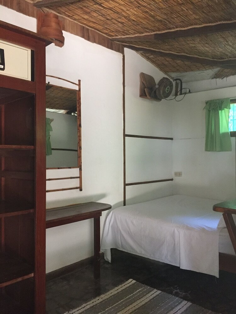 Hostal Mal Pais Surf Camp