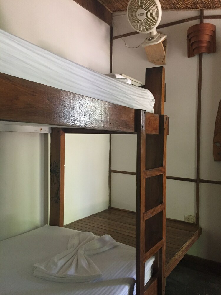 Hostal Mal Pais Surf Camp