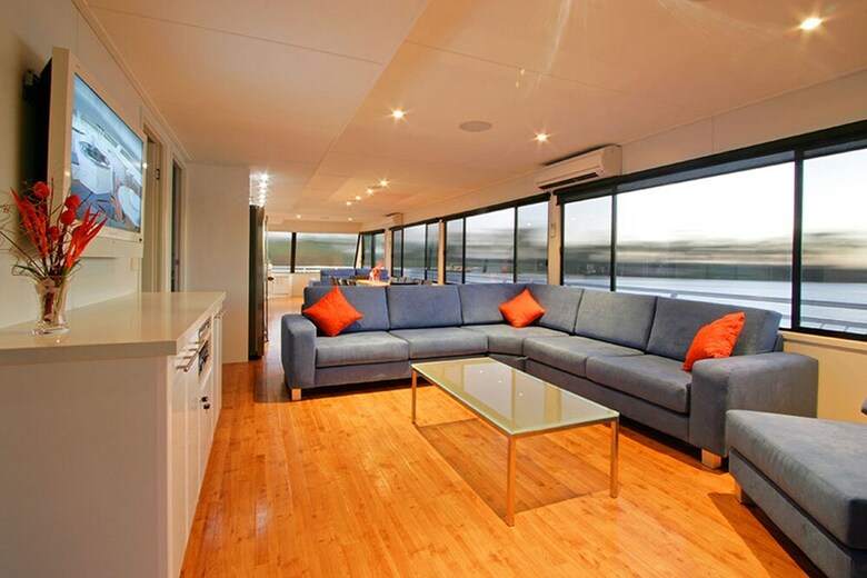 All Seasons Houseboats
