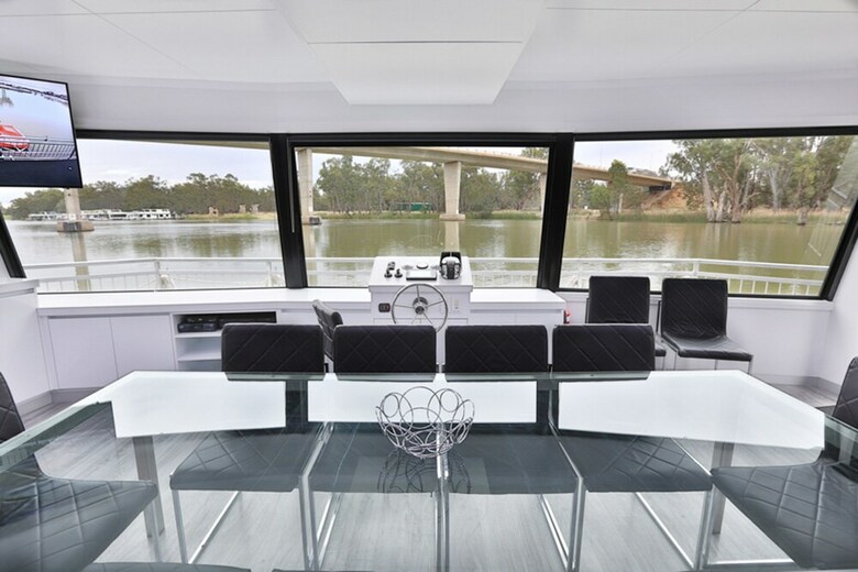 All Seasons Houseboats