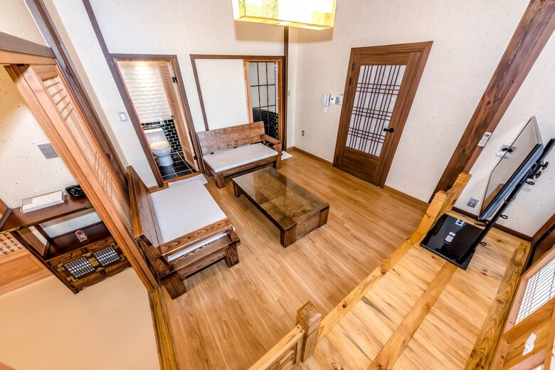 Jeju Hanok Hotel Hallagung