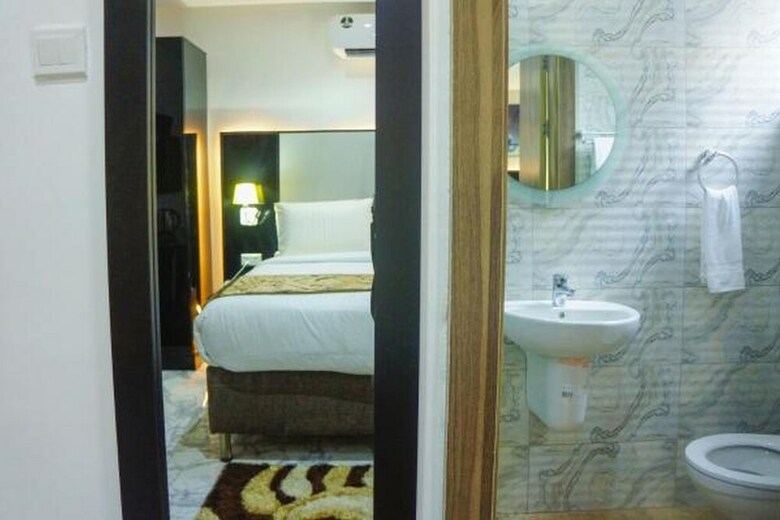 Hotel Ziroc Residence