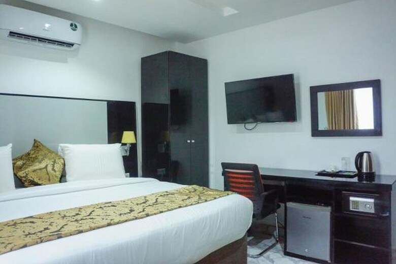 Hotel Ziroc Residence