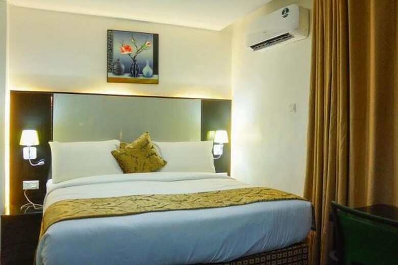 Hotel Ziroc Residence