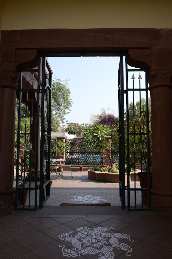 Hotel  Ratan  Vilas