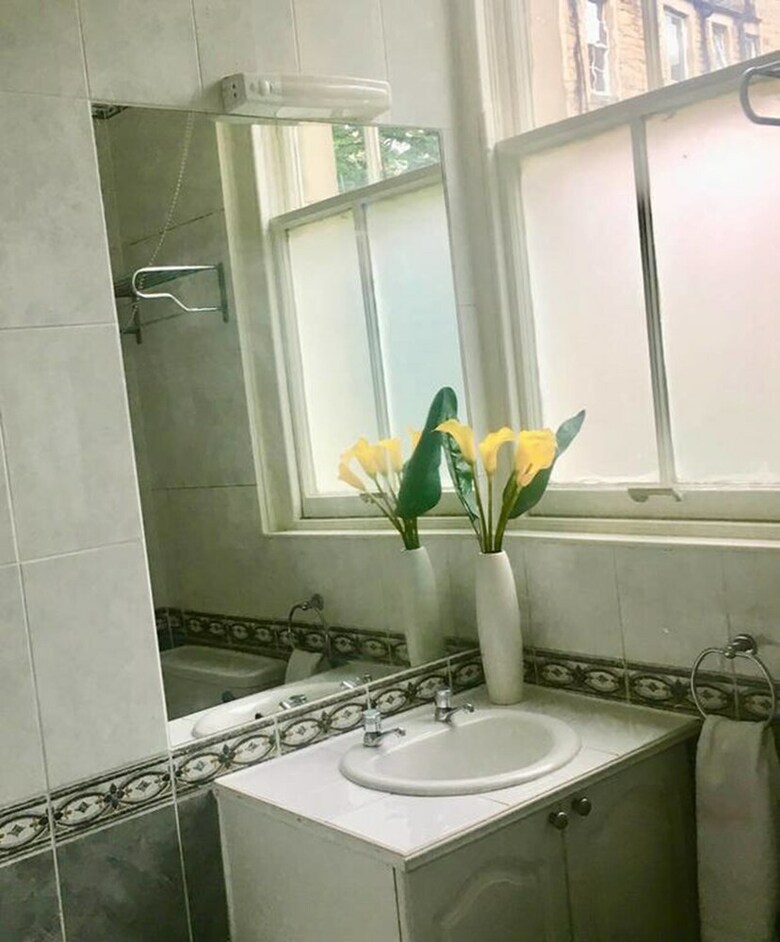 Central Stockbridge Apartment