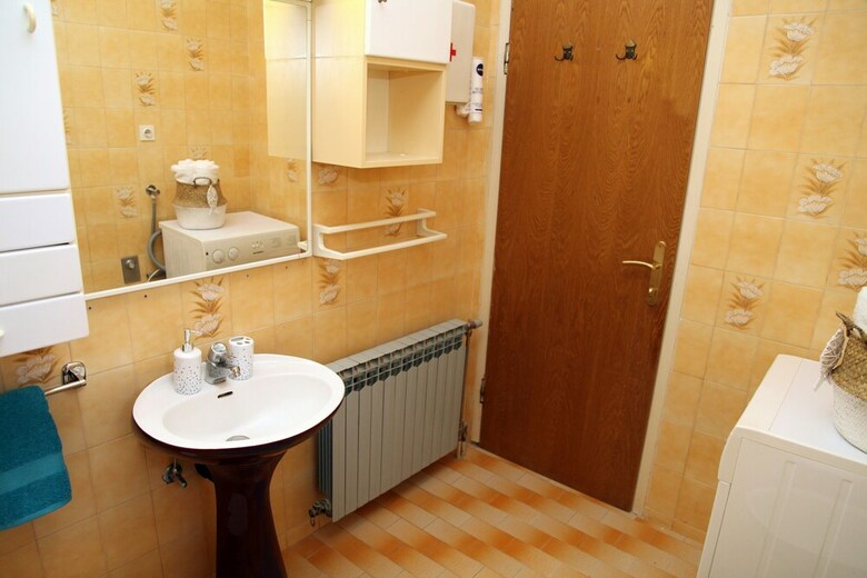 Apartments Brodarica Center