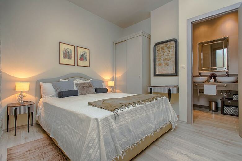 Apartamentos Heraclea Luxury Heritage Accommodation