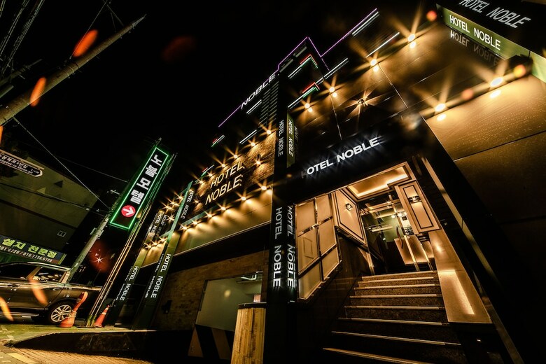 Noble Hotel
