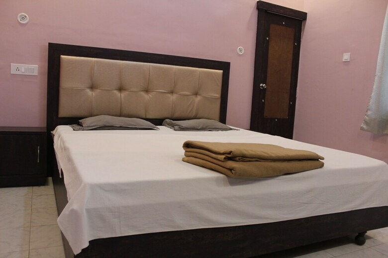 Hotel Aashirwad Paying Guest House