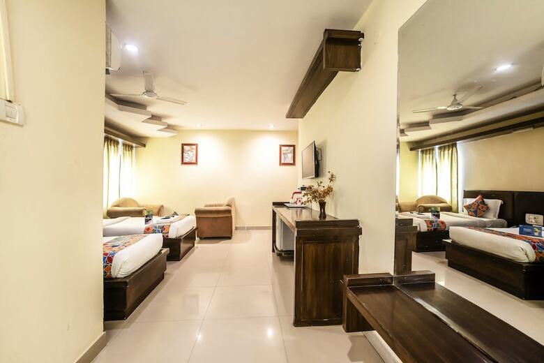 Fabhotel Royal Residency II