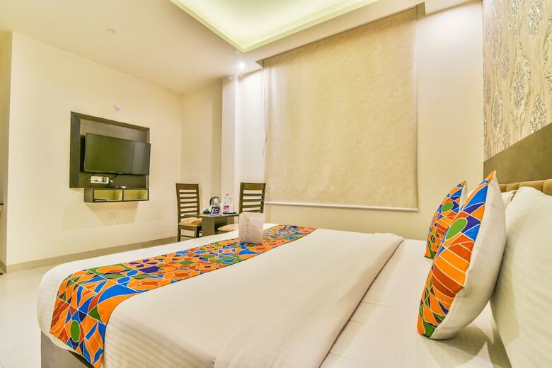 Fabhotel Paragon Suites