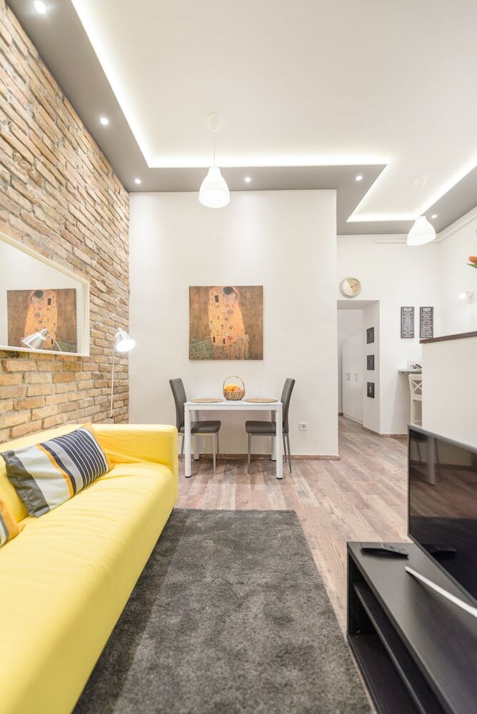 Oasis Apartments - Almassy Park
