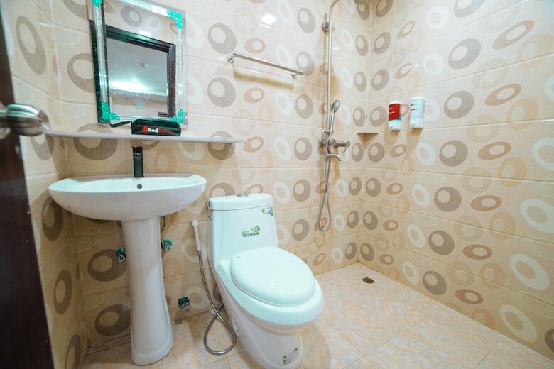 Hotel Reddoorz Plus @ Benitez Cubao