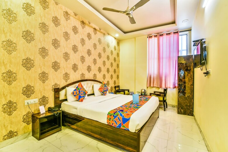 Fabhotel Wow Inn