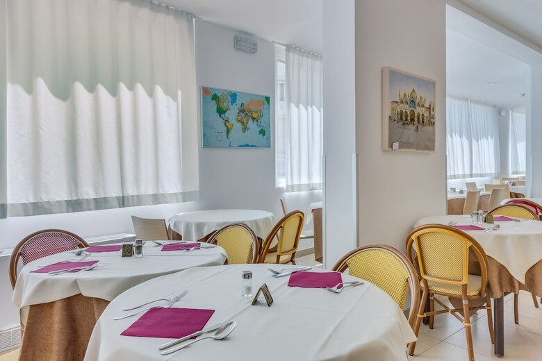 Hotel Ambassador