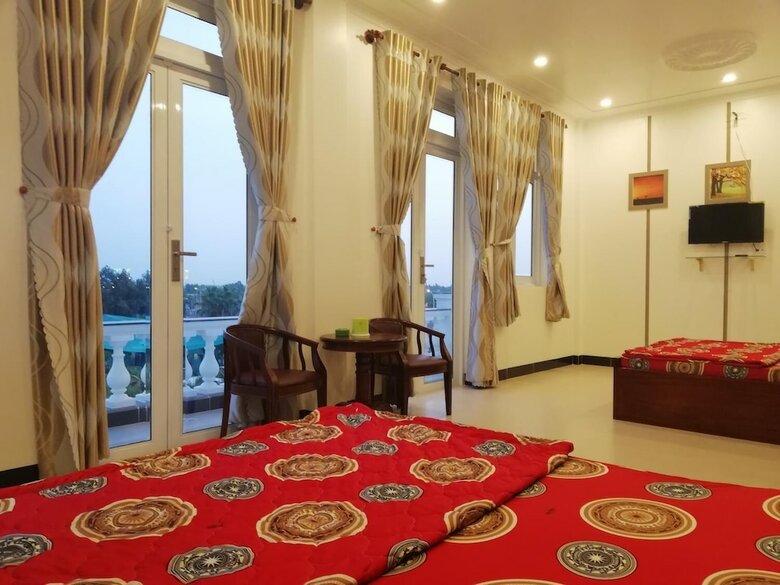 Dong Nam Hotel