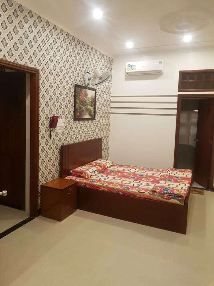 Dong Nam Hotel