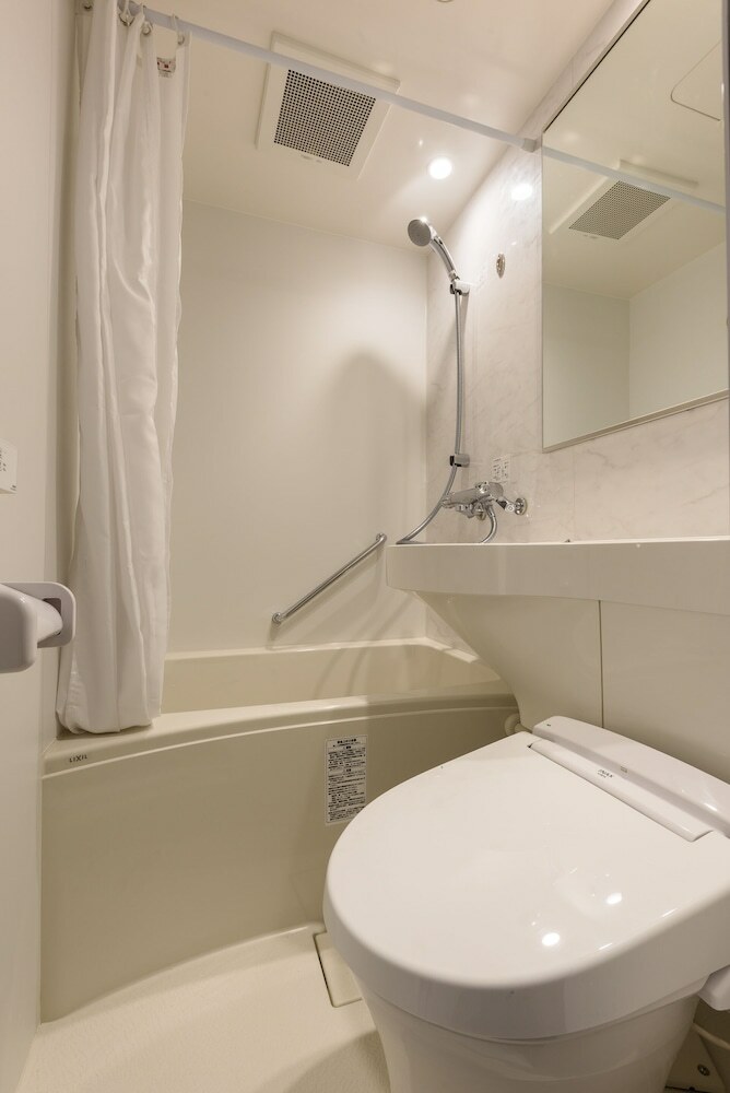 Shimbashi Urban Hotel