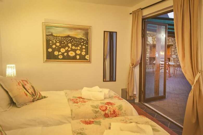 Hotel Artist's Retreat B & B/ Self Catering