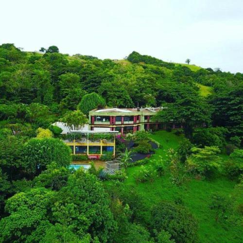 Lake Arenal Hotel And Microbrewery