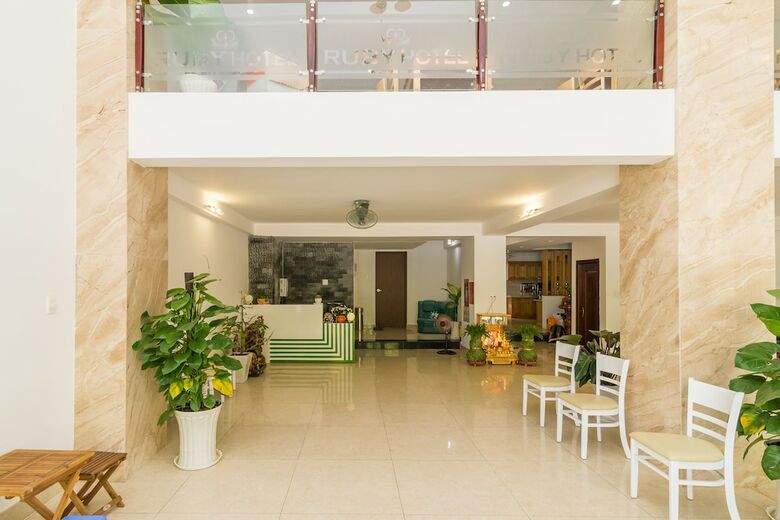 Oyo 186 Ruby Hotel