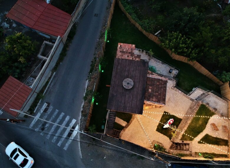 Falcon Apartments - Terrace