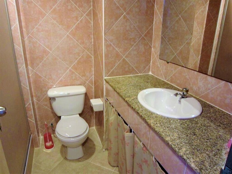Sea View 1 Bed Apartment