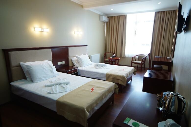 Hotel 725