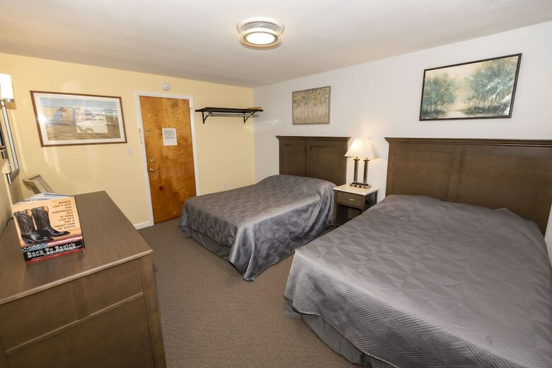 Simmons Motel
