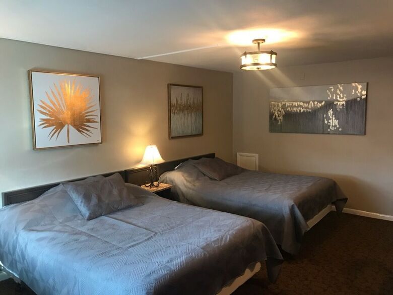 Simmons Motel