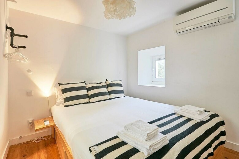 Authentic Apartment In Alfama With Terrace