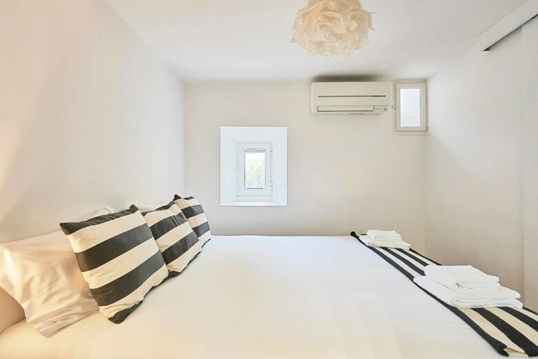 Authentic Apartment In Alfama With Terrace
