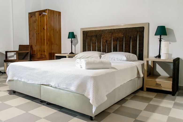 Apartamentos Vranas Ambiance Hotel