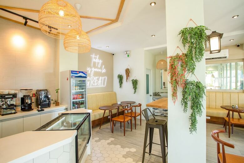 Hotel Oyo 521 Bacaca Suites