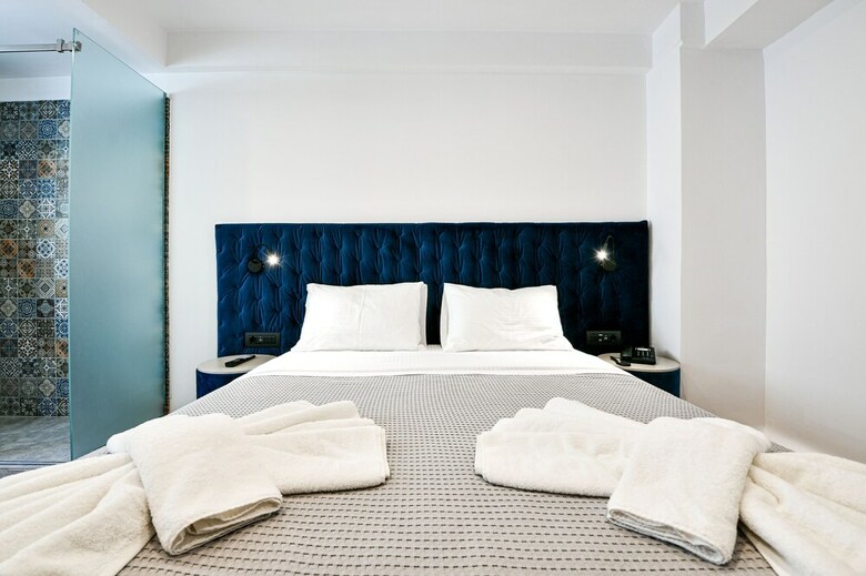 Hotel Aeolos Luxury Suites