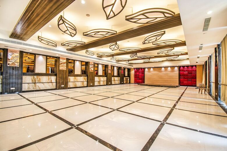 Fabhotel Vatika Mumbai-nasik Highway