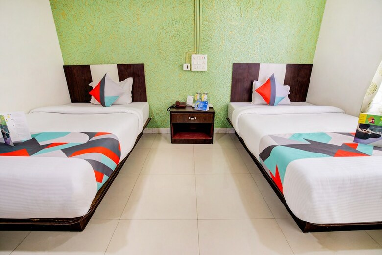 Fabhotel Chirom Palace