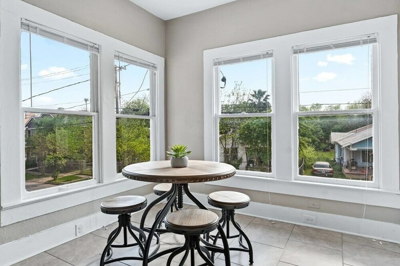 River City Retreat Best Location, Sleeps 4!